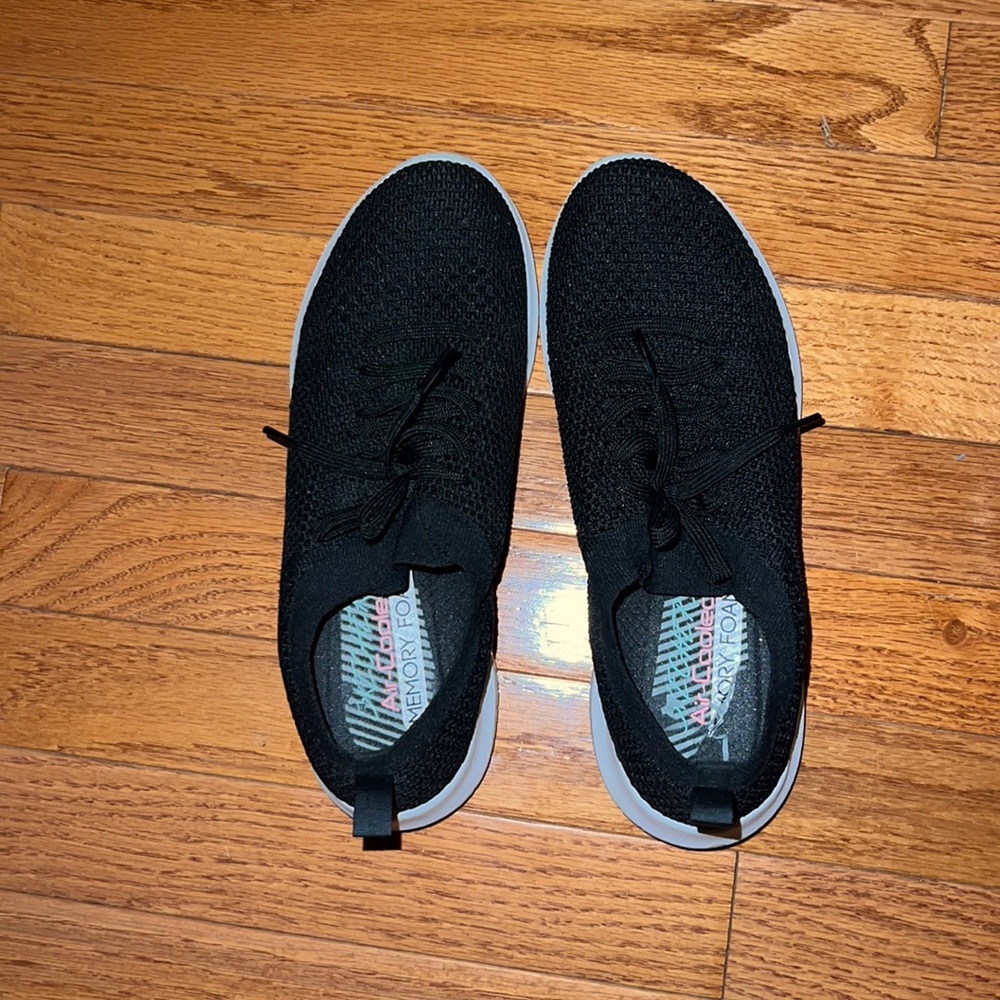 Sketchers Air Cooled Memory Foam Sneakers Black